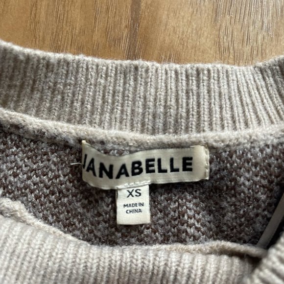 Size XS * Janabelle Butterfly Sweater - Picture 4 of 4